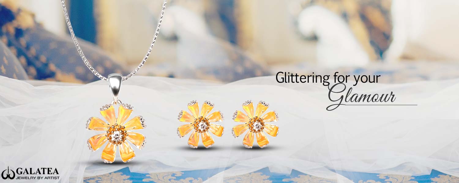 Gloria Daisy Pendant And Earrings At Hamilton’s Jewelry